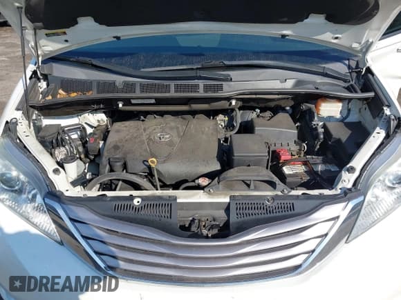 ✅ 2017 Toyota Sienna XLE Premium • VIN: 5TDYZ3DC9HS794892 • Lot: 43766163. Wystawiony na IAAI z przebiegiem 91 733 mil. Bezpłatny archiwum sprzedaży aukcyjnych z USA i szczegółowy raport historii pojazdu na DreamBid. Zdjęcie 10.