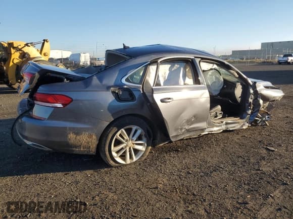 ✅ 2020 Volkswagen Passat SE • VIN: 1VWSA7A39LC009612 • Lot: 82468095. Listed on Copart with Not provided. Free auction sales archive from the USA and detailed vehicle history report at DreamBid. Image 3.