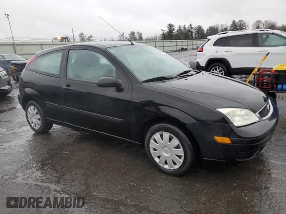 ✅ 2007 Ford Focus S • VIN: 1FAHP31N67W313044 • Lot: 84340224. Listed on Copart with 8,491 mi. Free auction sales archive from the USA and detailed vehicle history report at DreamBid. Image 4.
