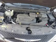 ✅ 2018 Chrysler Pacifica Touring L • VIN: 2C4RC1BG2JR142100 • Лот: 82684065. Опубликован ранее на Copart с пробегом 200 828 миль. Бесплатный доступ к архиву аукционных продаж из США и подробный отчёт об истории автомобиля на DreamBid. Изображение 12.