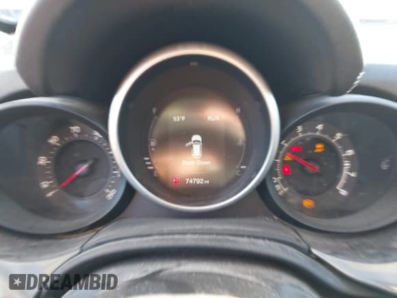 ✅ 2018 FIAT 500X Pop • VIN: ZFBCFXAH7JP655342 • Lot: 43575330. Wystawiony na IAAI z przebiegiem 74 792 mil. Bezpłatny archiwum sprzedaży aukcyjnych z USA i szczegółowy raport historii pojazdu na DreamBid. Zdjęcie 7.