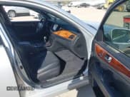 ✅ 2016 Hyundai Equus Signature • VIN: KMHGH4JH1GU106166 • Lot: 43424142. Listed on IAAI with 126,295 mi. Free auction sales archive from the USA and detailed vehicle history report at DreamBid. Image 5.