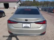 ✅ 2021 Lexus ES • VIN: 58AF11D10MU004987 • Lot: 42039753. Listed on IAAI with 7,850 mi. Free auction sales archive from the USA and detailed vehicle history report at DreamBid. Image 16.