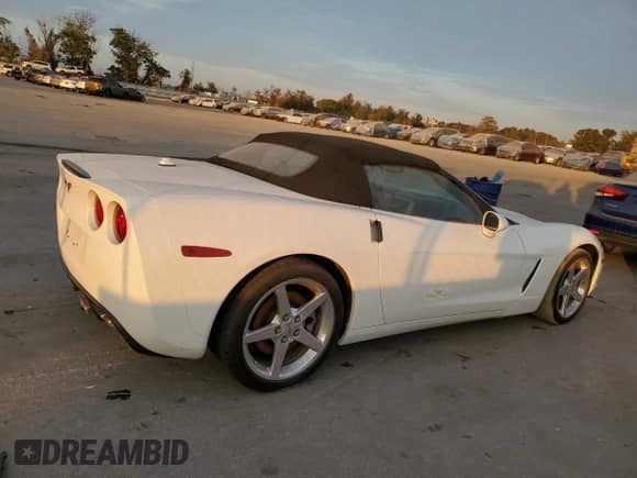 2005 Chevrolet Corvette с VIN 1G1YY34U055126274, выставлен на аукционе Copart как лот 83400924 с пробегом Не указан миль и Списание • Salvage title. История ставок и продаж доступна на DreamBid. Изображение 3.