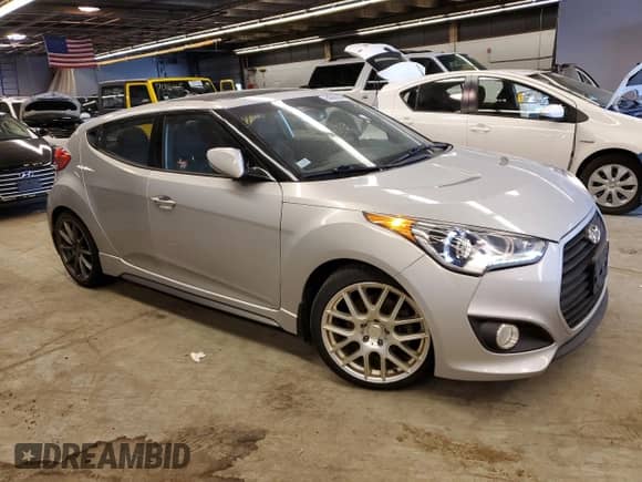 2015 Hyundai Veloster Turbo z VIN KMHTC6AE7FU217009, wystawiony jako Copart lot #54580164 z przebiegiem 82 008 mil mil oraz . Historia ofert i sprzedaży dostępna na DreamBid. Obrazek 4.