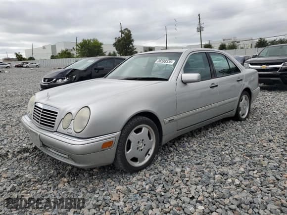 ✅ 1997 Mercedes-Benz E 320 • VIN: WDBJF72F6VA383021 • Lot: 86598535. Listed on Copart with 76,096 mi. Free auction sales archive from the USA and detailed vehicle history report at DreamBid. Image 1.