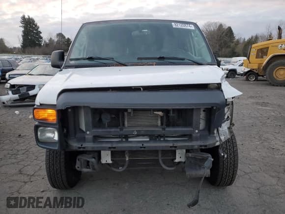 ✅ 2013 Ford Econoline Cargo Commercial • VIN: 1FTSS3EL8DDB02166 • Lot: 82120874. Wystawiony na Copart z przebiegiem 63 876 mil. Bezpłatny archiwum sprzedaży aukcyjnych z USA i szczegółowy raport historii pojazdu na DreamBid. Zdjęcie 5.