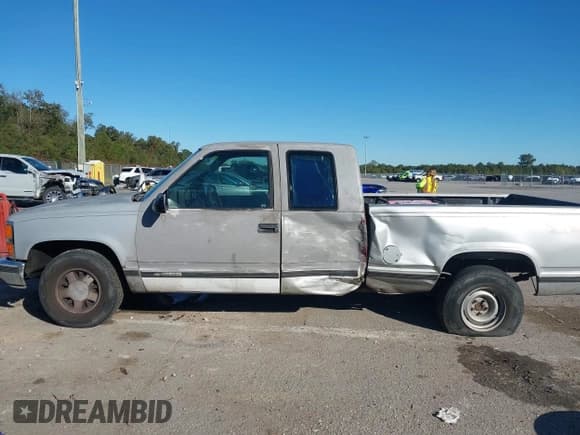 ✅ 1994 Chevrolet Silverado 1500 • VIN: 2GCEC19ZXR1282864 • Lot: 43584766. Wystawiony na IAAI z przebiegiem 260 656 mil. Bezpłatny archiwum sprzedaży aukcyjnych z USA i szczegółowy raport historii pojazdu na DreamBid. Zdjęcie 13.