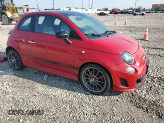✅ 2017 FIAT 500 Abarth • VIN: 3C3CFFFH0HT565752 • Lot: 60149055. Wystawiony na Copart z przebiegiem 83 770 mil. Bezpłatny archiwum sprzedaży aukcyjnych z USA i szczegółowy raport historii pojazdu na DreamBid. Zdjęcie 4.