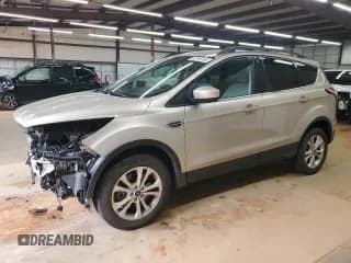 ✅ 2018 Ford Escape SE • VIN: 1FMCU9GDXJUC35817 • Lot: 82746185. Wystawiony na Copart z przebiegiem 59 003 mil. Bezpłatny archiwum sprzedaży aukcyjnych z USA i szczegółowy raport historii pojazdu na DreamBid. Zdjęcie 1.