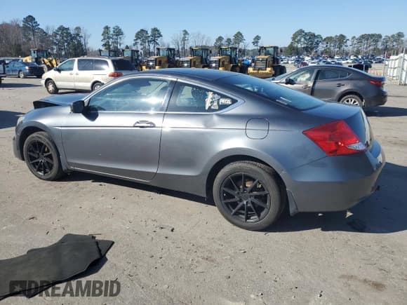 ✅ 2011 Honda Accord LX-S • VIN: 1HGCS1A37BA013686 • Лот: 43788075. Опубликован ранее на Copart с пробегом 103 720 миль. Бесплатный доступ к архиву аукционных продаж из США и подробный отчёт об истории автомобиля на DreamBid. Изображение 2.