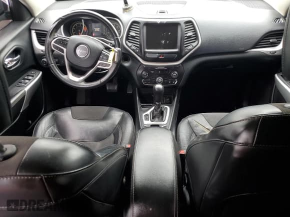 ✅ 2018 Jeep Cherokee Latitude Plus • VIN: 1C4PJLLBXJD524437 • Lot: 81736145. Listed on Copart with 119,900 mi. Free auction sales archive from the USA and detailed vehicle history report at DreamBid. Image 8.