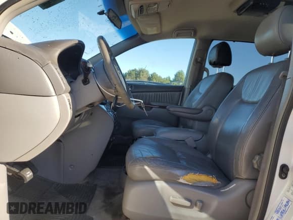 ✅ 2004 Toyota Sienna XLE • VIN: 5TDZA22C94S180329 • Lot: 89892895. Wystawiony na Copart z przebiegiem 270 657 mil. Bezpłatny archiwum sprzedaży aukcyjnych z USA i szczegółowy raport historii pojazdu na DreamBid. Zdjęcie 7.