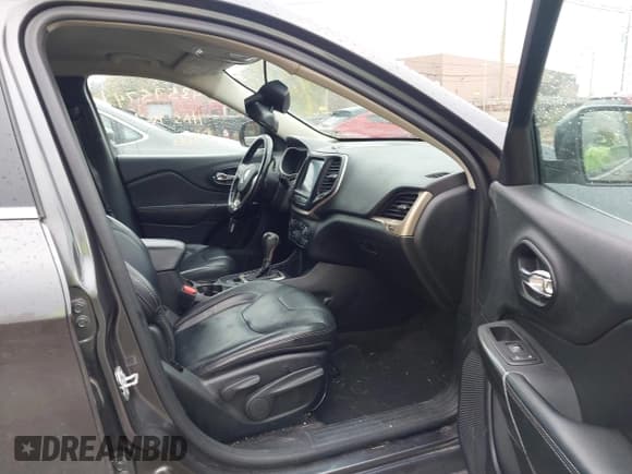 ✅ 2017 Jeep Cherokee Limited • VIN: 1C4PJLDS2HW523859 • Lot: 43575741. Listed on IAAI with 168,530 mi. Free auction sales archive from the USA and detailed vehicle history report at DreamBid. Image 5.