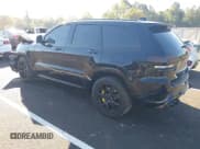 ✅ 2018 Jeep Grand Cherokee Trackhawk • VIN: 1C4RJFN98JC283990 • Лот: 43333730. Опубликован ранее на IAAI с пробегом 78 405 миль. Бесплатный доступ к архиву аукционных продаж из США и подробный отчёт об истории автомобиля на DreamBid. Изображение 3.