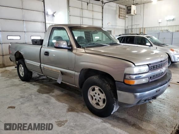 ✅ 1999 Chevrolet Silverado 1500 • VIN: 1GCEK14T8XE187754 • Лот: 41957695. Опубликован ранее на Copart с пробегом 224 945 миль. Бесплатный доступ к архиву аукционных продаж из США и подробный отчёт об истории автомобиля на DreamBid. Изображение 4.