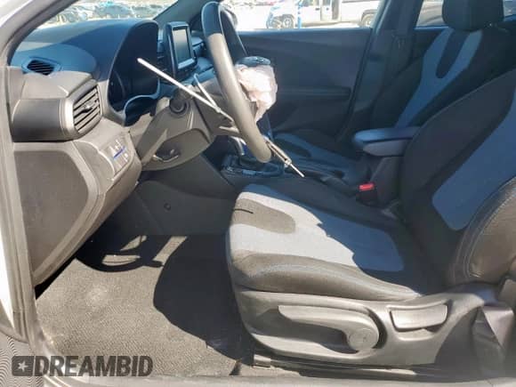 2020 Hyundai Veloster 2.0 z VIN KMHTG6AF3LU028298, wystawiony jako Copart lot #46746805 z przebiegiem 142 192 mil mil oraz Szkoda całkowita • Salvage title. Historia ofert i sprzedaży dostępna na DreamBid. Obrazek 7.