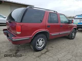1998 Chevrolet Blazer LT with VIN 1GNDT13W1W2261382, listed as a Copart auction lot 80436974 with 145,348 mi miles and Salvage title. Bid and sale history available at DreamBid. Image 3.
