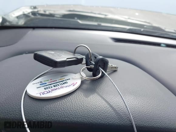 ✅ 2018 Chevrolet Silverado 1500 LT • VIN: 3GCUKREC8JG443934 • Lot: 43266162. Listed on IAAI with 79,404 mi. Free auction sales archive from the USA and detailed vehicle history report at DreamBid. Image 11.