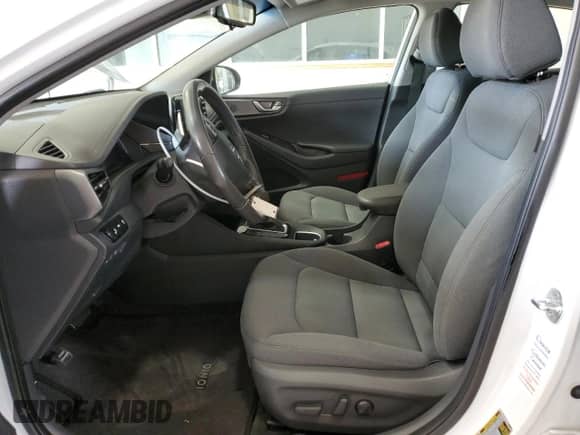 2020 Hyundai Ioniq SE с VIN KMHC75LC3LU240700, выставлен на аукционе Copart как лот 69864714 с пробегом 28 469 миль миль и Списание • Salvage title. История ставок и продаж доступна на DreamBid. Изображение 7.