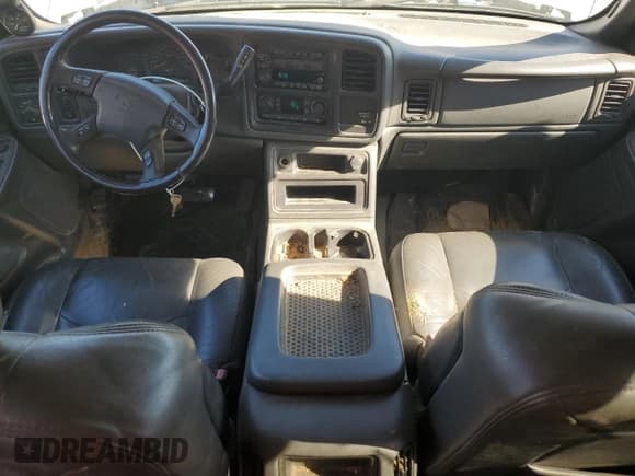 ✅ 2004 Chevrolet Silverado 3500 LS • VIN: 1GCJK39174E197561 • Lot: 70335725. Listed on Copart with 174,640 mi. Free auction sales archive from the USA and detailed vehicle history report at DreamBid. Image 8.