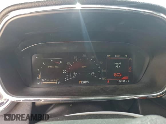 ✅ 2017 Lincoln Continental Livery • VIN: 1LN6L9UK3H5617162 • Lot: 94267525. Wystawiony na Copart z przebiegiem 176 937 mil. Bezpłatny archiwum sprzedaży aukcyjnych z USA i szczegółowy raport historii pojazdu na DreamBid. Zdjęcie 9.