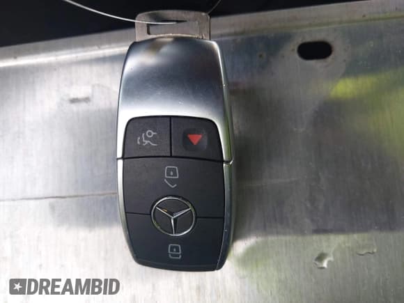 ✅ 2023 Mercedes-Benz GLC 300 • VIN: W1N0J8EB3PG158784 • Лот: 43089590. Опубликован ранее на IAAI с пробегом 59 476 миль. Бесплатный доступ к архиву аукционных продаж из США и подробный отчёт об истории автомобиля на DreamBid. Изображение 11.