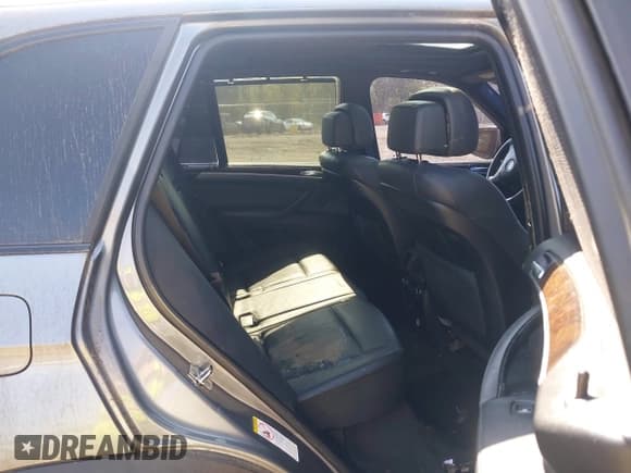 ✅ 2008 BMW X5 4.8i • VIN: 5UXFE83528L166921 • Lot: 43271745. Wystawiony na IAAI z przebiegiem 174 055 mil. Bezpłatny archiwum sprzedaży aukcyjnych z USA i szczegółowy raport historii pojazdu na DreamBid. Zdjęcie 8.