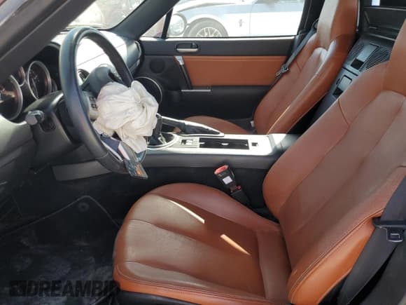 ✅ 2008 Mazda MX-5 Miata Grand Touring • VIN: JM1NC25F180141015 • Lot: 75513084. Listed on Copart with 39,387 mi. Free auction sales archive from the USA and detailed vehicle history report at DreamBid. Image 7.