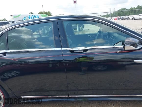 ✅ 2019 Lincoln Continental Select • VIN: 1LN6L9SK0K5609739 • Lot: 42268768. Wystawiony na IAAI z przebiegiem 150 786 mil. Bezpłatny archiwum sprzedaży aukcyjnych z USA i szczegółowy raport historii pojazdu na DreamBid. Zdjęcie 14.