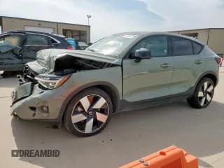 ✅ 2023 Volvo C40 Ultimate • VIN: YV4ED3GM3P2050200 • Lot: 71823075. Wystawiony na Copart z przebiegiem 25 773 mil. Bezpłatny archiwum sprzedaży aukcyjnych z USA i szczegółowy raport historii pojazdu na DreamBid. Zdjęcie 1.