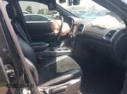 ✅ 2018 Jeep Grand Cherokee Altitude • VIN: 1C4RJEAG2JC428536 • Lot: 42472960. Wystawiony na IAAI z przebiegiem 74 631 mil. Bezpłatny archiwum sprzedaży aukcyjnych z USA i szczegółowy raport historii pojazdu na DreamBid. Zdjęcie 5.