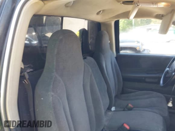 ✅ 2001 Dodge Dakota • VIN: 1B7FL26X71S298506 • Lot: 42078981. Wystawiony na IAAI z przebiegiem 193 818 mil. Bezpłatny archiwum sprzedaży aukcyjnych z USA i szczegółowy raport historii pojazdu na DreamBid. Zdjęcie 8.