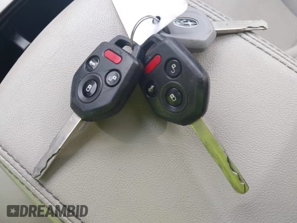 ✅ 2013 Subaru Outback Limited • VIN: 4S4BRCKCXD3307005 • Lot: 43206480. Wystawiony na IAAI z przebiegiem 164 970 mil. Bezpłatny archiwum sprzedaży aukcyjnych z USA i szczegółowy raport historii pojazdu na DreamBid. Zdjęcie 11.