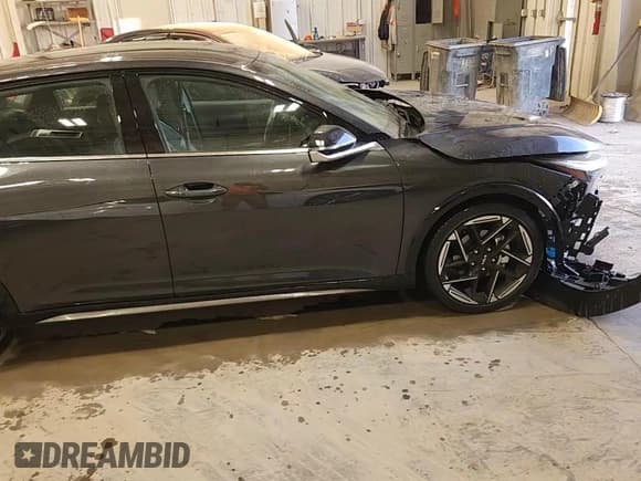 ✅ 2025 Kia K4 GT-Line • VIN: 3KPFW4DEXSE074347 • Lot: 91275085. Wystawiony na Copart z przebiegiem 8 750 mil. Bezpłatny archiwum sprzedaży aukcyjnych z USA i szczegółowy raport historii pojazdu na DreamBid. Zdjęcie 14.