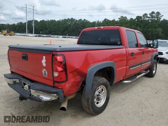 ✅ 2006 Chevrolet Silverado 2500HD LT1 • VIN: 1GCHC23246F112020 • Лот: 62699435. Опубликован ранее на Copart с пробегом 458 013 миль. Бесплатный доступ к архиву аукционных продаж из США и подробный отчёт об истории автомобиля на DreamBid. Изображение 3.