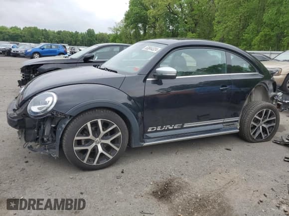 ✅ 2016 Volkswagen Beetle Dune • VIN: 3VWS17AT0GM622075 • Lot: 53044324. Listed on Copart with 81,696 mi. Free auction sales archive from the USA and detailed vehicle history report at DreamBid. Image 1.