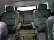 2020 Chevrolet Tahoe Premier z VIN 1GNSKCKJ2LR300639, wystawiony jako Copart lot #46832055 z przebiegiem 95 003 mil mil oraz Szkoda całkowita • Salvage title. Historia ofert i sprzedaży dostępna na DreamBid. Obrazek 10.