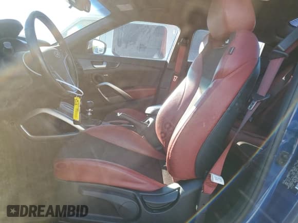 ✅ 2016 Hyundai Veloster Turbo • VIN: KMHTC6AE9GU282848 • Lot: 81134294. Wystawiony na Copart z przebiegiem 67 209 mil. Bezpłatny archiwum sprzedaży aukcyjnych z USA i szczegółowy raport historii pojazdu na DreamBid. Zdjęcie 7.