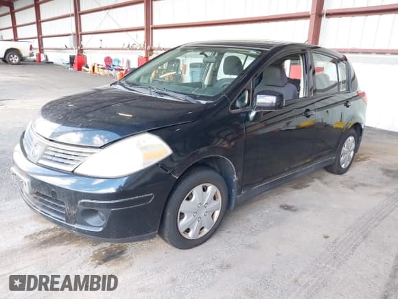 ✅ 2008 Nissan Versa SL • VIN: 3N1BC13E28L376097 • Лот: 43126245. Опубликован ранее на IAAI с пробегом 111 396 миль. Бесплатный доступ к архиву аукционных продаж из США и подробный отчёт об истории автомобиля на DreamBid. Изображение 2.