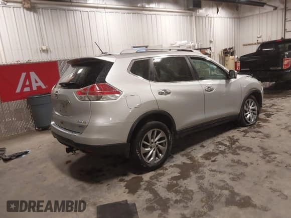 ✅ 2014 Nissan Rogue SV • VIN: 5N1AT2MV9EC838171 • Lot: 43556166. Listed on IAAI with 180,000 mi. Free auction sales archive from the USA and detailed vehicle history report at DreamBid. Image 4.