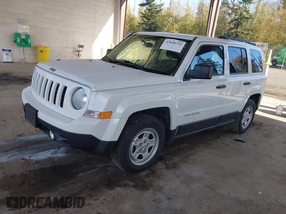 ✅ 2015 Jeep Patriot Sport • VIN: 1C4NJPBB5FD179051 • Lot: 43650712. Listed on IAAI with 114,075 mi. Free auction sales archive from the USA and detailed vehicle history report at DreamBid. Image 2.