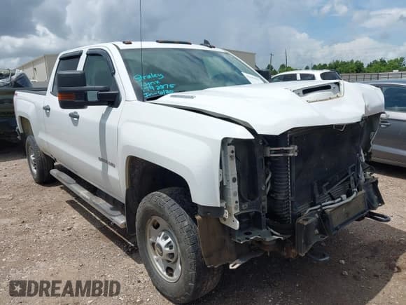 ✅ 2017 Chevrolet Silverado 2500HD Work Truck • VIN: 1GC1KUEY6HF243910 • Лот: 42656957. Опубликован ранее на IAAI с пробегом 60 698 миль. Бесплатный доступ к архиву аукционных продаж из США и подробный отчёт об истории автомобиля на DreamBid. Изображение 1.