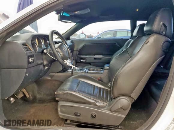 ✅ 2011 Dodge Challenger • VIN: 2B3CJ4DG3BH601959 • Lot: 50878465. Wystawiony na Copart z przebiegiem 243 984 mil. Bezpłatny archiwum sprzedaży aukcyjnych z USA i szczegółowy raport historii pojazdu na DreamBid. Zdjęcie 7.