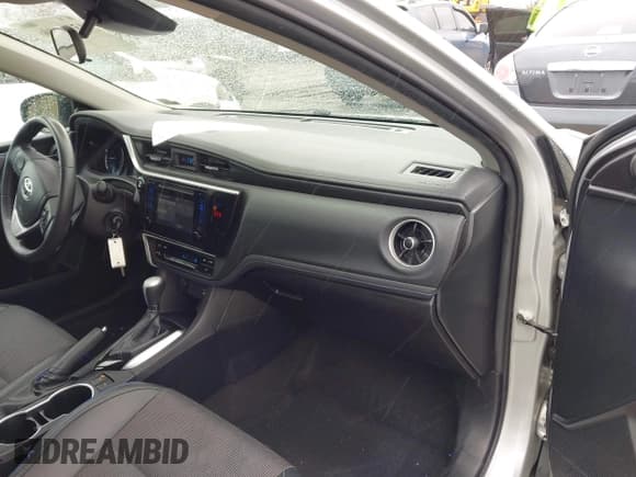 ✅ 2018 Toyota Corolla L • VIN: 2T1BURHE6JC041693 • Lot: 43773106. Listed on IAAI with 97,253 mi. Free auction sales archive from the USA and detailed vehicle history report at DreamBid. Image 5.