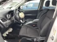 ✅ 2019 Dodge Journey SE • VIN: 3C4PDCBB5KT845628 • Lot: 81862075. Wystawiony na Copart z przebiegiem 52 549 mil. Bezpłatny archiwum sprzedaży aukcyjnych z USA i szczegółowy raport historii pojazdu na DreamBid. Zdjęcie 7.