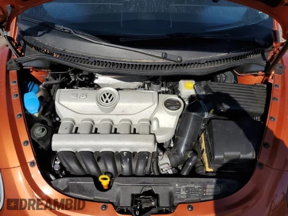 ✅ 2010 Volkswagen Beetle • VIN: 3VWRW3AGXAM034218 • Лот: 85505865. Опубликован ранее на Copart с пробегом 82 737 миль. Бесплатный доступ к архиву аукционных продаж из США и подробный отчёт об истории автомобиля на DreamBid. Изображение 11.