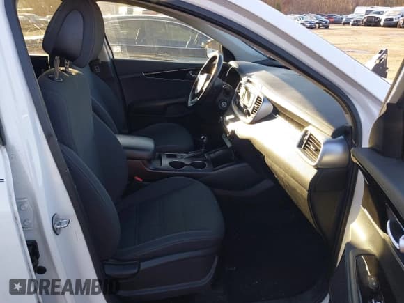 ✅ 2016 Kia Sorento LX • VIN: 5XYPGDA35GG092611 • Lot: 43819763. Wystawiony na IAAI z przebiegiem 143 998 mil. Bezpłatny archiwum sprzedaży aukcyjnych z USA i szczegółowy raport historii pojazdu na DreamBid. Zdjęcie 5.