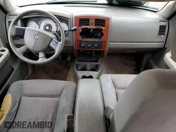 2005 Dodge Dakota SLT z VIN 1D7HE42K45S198870, wystawiony jako Copart lot #73381434 z przebiegiem 152 802 mil mil oraz Czysty tytuł • Clean title. Historia ofert i sprzedaży dostępna na DreamBid. Obrazek 8.