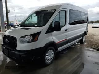 ✅ 2021 Ford Transit Cargo • VIN: 1FTYE1C83MKA39736 • Lot: 88929815. Wystawiony na Copart z przebiegiem 129 973 mil. Bezpłatny archiwum sprzedaży aukcyjnych z USA i szczegółowy raport historii pojazdu na DreamBid. Zdjęcie 1.